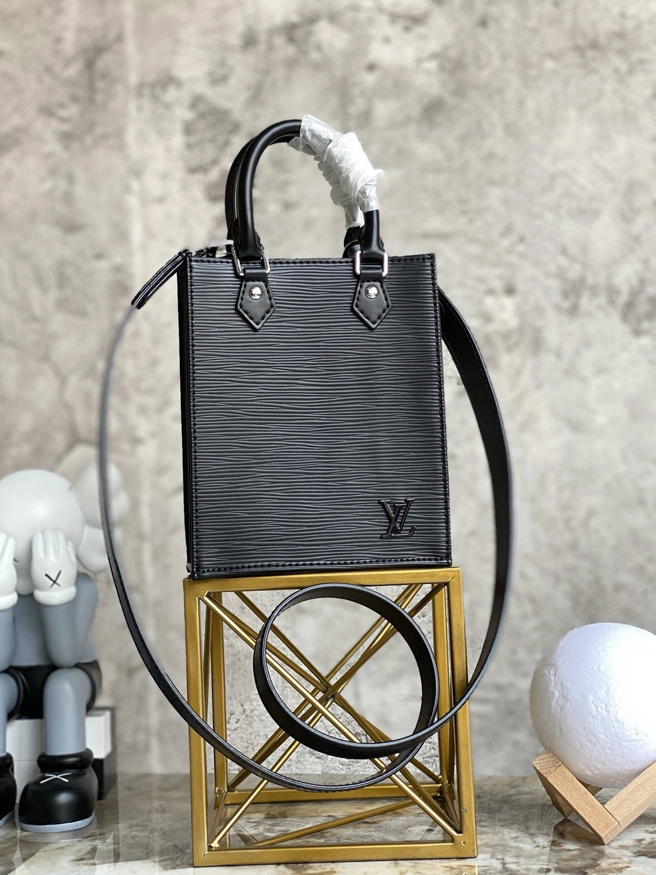 WIS LOUIS PETIT PLAT SAC VUITTON 0905